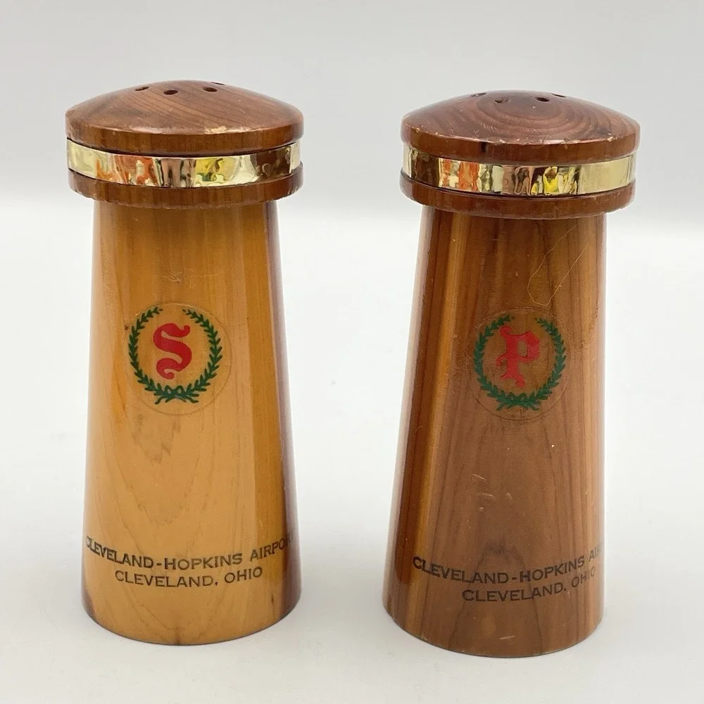 Vintage 1960s Wooden Salt‎ & Pepper Shakers Cleveland Hopkins Airport Ohio